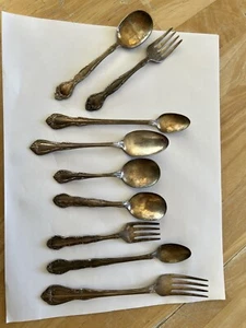 Assorted Small Silver Plate Spoons And Forks Rogers And community - Picture 1 of 8