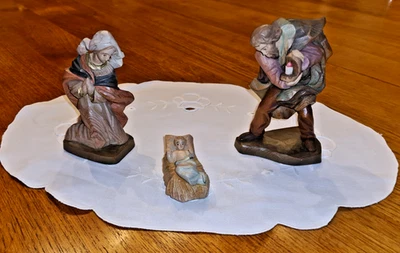 Alte Oberammergau Krippenfiguren Holz geschnitzt Bergmann: Maria, Josef, Jesus - Bild 1 von 4