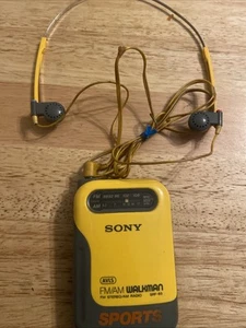 vintage walkman sports radio SRF-85 - Picture 1 of 3