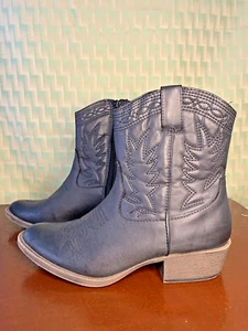 Women's Zippered Boots Size 8.5 Casual Coconuts by Matisse Ankle Low Heel Black - Picture 1 of 10