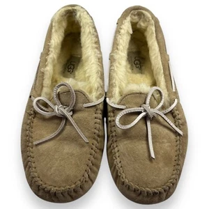 UGG Australia DAKOTA Marrón Tostado Claro PIEL DE OVEJA MOCASÍN PANTUFLAS 5612 Mujer Talla 7 - Imagen 1 de 8