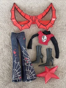 Bratz Doll Spiderman Cloe Outfit Top Trousers Shoes Brush & Glasses Rare - Picture 1 of 6