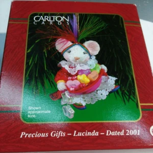 Carlton Heirloom Treasures Christmas Ornament Precious Gifts-Lucinda Mouse DV106 - Picture 1 of 4
