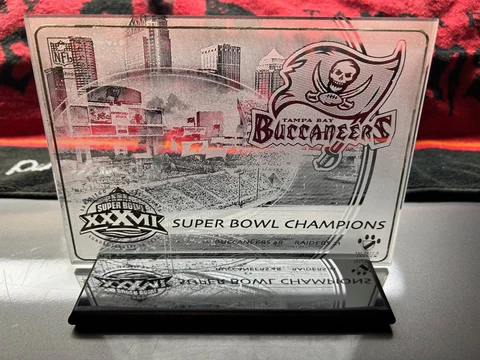 2003 BUCCANEERS RAIDERS Super Bowl NFL LIMITED EDITION ETCHED GLASS 1 of 1037 Cover