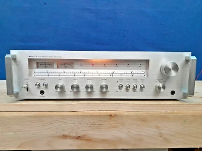 SINTOAMPLIFICATORE LENCO R-25 VINTAGE AM/FM STEREO RECEIVER MADE IN SWITZERLAND - Immagine 1 di 4