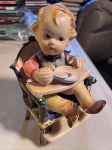 Vintage HUMMEL STYLE Baby im Stuhl KINDFIGUR Japan Made Porzellan Figur 5" - Bild 1 von 13