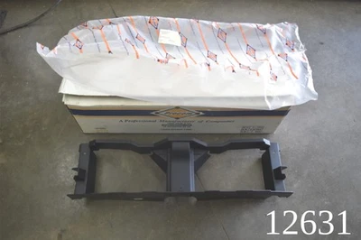 2003 2006 Lincoln Navigator Mounting Grille Opening Panel Cover 03 04 05 06 - Image 1 of 4