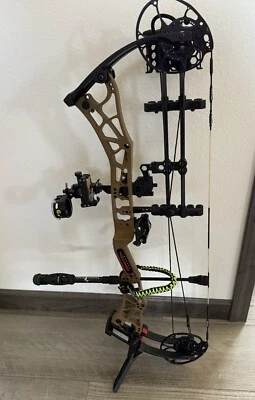 Darton Consequence 2 70lb RH 26"-31.5" Draw Flat Dark Earth Riser, Black Limbs - Image 1 of 4