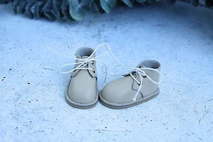 Low boots of beige color for doll Ruby Red Fashion Friends 14.5 inches - Picture 1 of 11