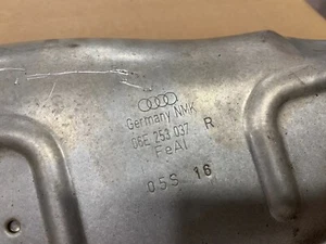 AUDI 3.0L EXHAUST MANIFOLD HEAT SHIELD 06E 253 037 R - Bild 1 von 5