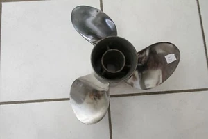 Hélice de 3 hojas S.S. 14 1/4 X 19P barco hélice #D657 necesita prensado en cubo - Imagen 1 de 11