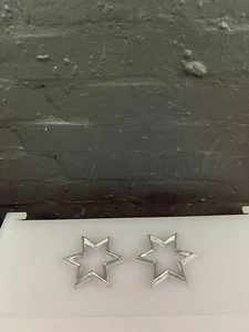 2 x POSH GRAFFITI Decorative Silver Wooden Stars 12.5 cm - Picture 1 of 4