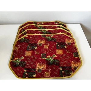 Vintage NaRAYA Christmas Scene Red Quilted Set Of 4 Placemats Gold Satin Back - Imagen 1 de 4