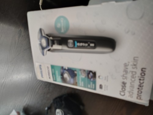 Philips Norelco Shaver 7200, Rechargeable Wet & Dry Electric Shaver ...