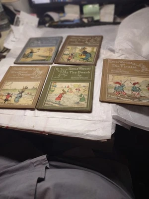 5 vintage Uncle Wiggily  By Howard R. Garis  HC Book's1922/24 - Image 1 of 4