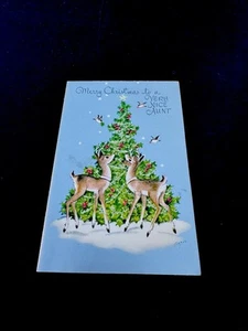 1 Vintage Marjorie Cooper Weihnachtsgrußkarte 2 Hirsche Rehkitz neben hohem glitzernden Baum - Bild 1 von 3