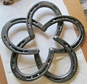 VINTAGE CAST BLACK IRON HORSE SHOE WALL ART, DIAMOND CJS DCOO CLASSIC 9 1/2"USED - Picture 1 of 6
