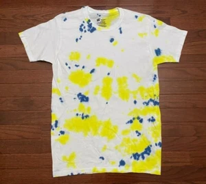 TIE DYE T SHIRT MENS SMALL WHITE YELLOW BLUE FESTIVAL CONCERT HIPPIE CUSTOM - Picture 1 of 3