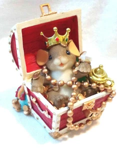 Treasure Chest Figurine "You're A Treasure" Charming Tails (Mouse) [Retired] - Picture 1 of 5