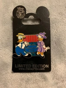 Disney Park Spring Time Dapper Day 2016 Donald & Daisy Duck 3-D Pin LE 4000 NEW - Picture 1 of 1