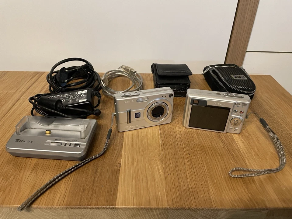 Digitalkamera  Casio Exilim Zoom 5 M Zwei Stück - Bild 1 von 2