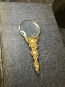 Lupa dorada con perlas - Imagen 1 de 4