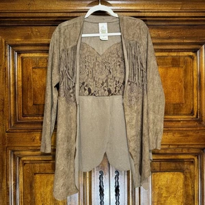 Vocal Jacke Damen klein Wildlederimitat Fransen Boho Western Cowgirl Boho Neu mit Etikett - Bild 1 von 9