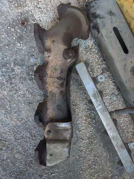 RIGHT EXHAUST MANIFOLD 2009-2010 FORD F150 Foto 1 de 4