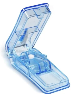Tagliapillole Porta Tavolette Medicina Sdoppiatore Sicuro Mezza Conservazione Clinicdocs Box - Foto 1 di 1