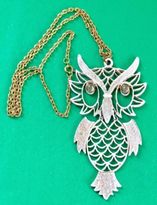 Gold Tone Necklace With Large White & Gold Enamel & Cabochon Eyes Pendant VTG - Image 1 of 4