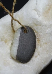 Stone Bead Ancient Bi colour Pendant - Picture 1 of 6