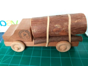Camión de juguete vintage de madera de árbol de secuoya de California hecho a mano de 8" 1987 - Imagen 1 de 8