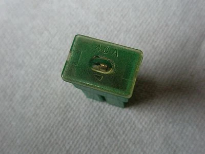 Camioneta pickup Toyota HiLux 4Runner Tacoma T100 40 AMP FUSIBLE PRINCIPAL 84+ CARGA 12 AM1 Foto 1 de 3