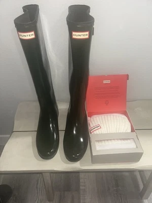 Hunter Original Tall Gloss Rain Boots Green Women's Size 8 Cream Color Boot Sock - Image 1 of 4