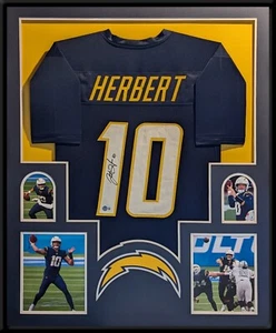 FRAMED LOS ANGELES CHARGERS JUSTIN HERBERT AUTOGRAPHED SIGNED JERSEY BECKETT - Picture 1 of 4