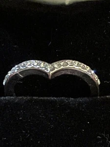 Silvertoned Ring With Faux Diamonds- Size 6.5 No Box - Picture 1 of 4