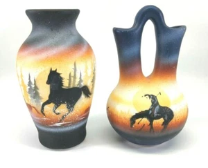 Cedar Mesa Pottery Native Hand Painted Wild Horses Set of 2 Vases Signed Benally - Picture 1 of 12