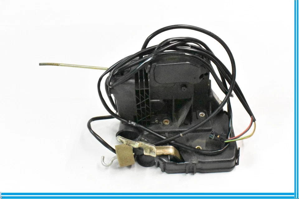 01-07 Actuador de cierre de cerradura de puerta delantera derecha Mercedes W203 C32 AMG C320 FABRICANTE DE EQUIPOS ORIGINALES Foto 1 de 4