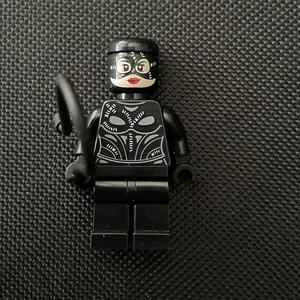 LEGO DC Tim Burton Catwoman Minifigure | sh0885 | 76252 | VGC - Picture 1 of 2