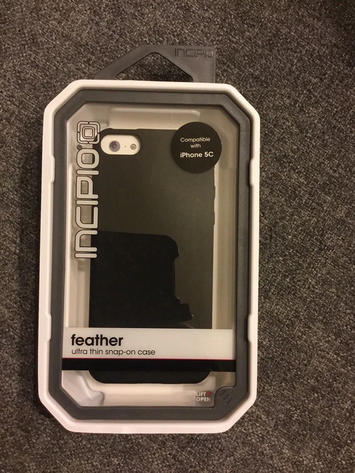 Funda ultra delgada a presión Incipio para iPhone 5c Foto 1 de 1