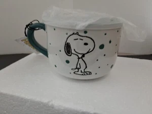 Taza sopa de cacahuetes 23 OZ con tapa ventilada DANCING SNOOPY. Verde Y Blanco MOTEADO - Imagen 1 de 4