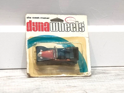 Vintage Zee Toys 1941 VAUXHALL D72 MADE IN HONG KONG 1/64 Red Diecast SEALED - Image 1 of 2