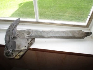 1965 Beaumont Manual Passenger Side Window Regulator 4 Door Sedan Front Door ORG - Picture 1 of 9
