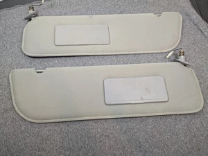 97 07 FORD E150 E250 ECONOLINE SUNVISOR SUN VISORS SET PAIR LEFT & RIGHT Lights - Picture 1 of 16
