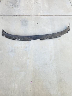 1984 1985 Toyota Celica RA64 RA65 acabamento externo capô para-brisa surround fabricante de equipamento original - Imagem 1 de 4