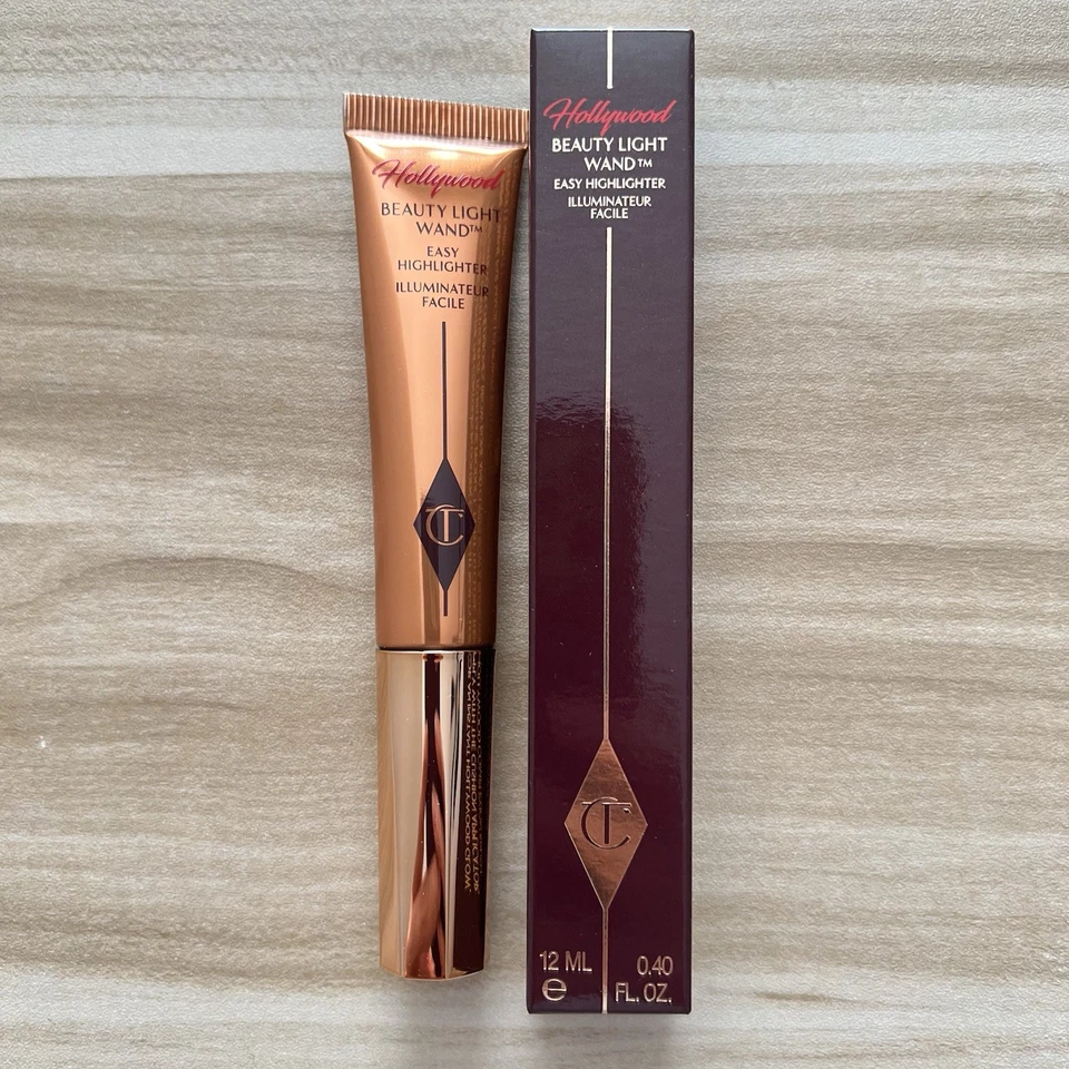 Charlotte Tilbury Hollywood Beauty Highlighter Wand - 12ml