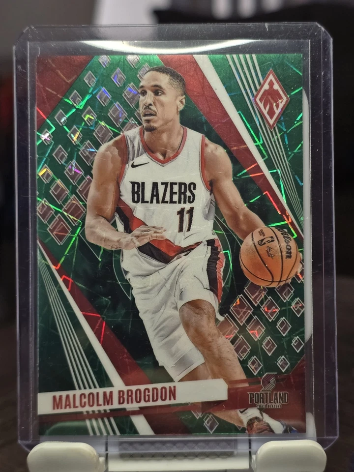 2023-24 Phoenix Green Lazer 119/175 Malcolm Brogdon #40 - Image 1 of 2