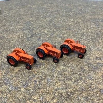 1:64 Case 500 Tractor by Ertl - Image 1 of 4