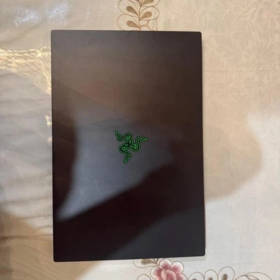 Razer Blade 15 Advanced - Image 1 of 4