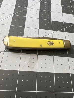Rough Rider Smooth Yellow Razor Trapper Pocket Knife RR892 2 Folding Blades - Image 1 of 3